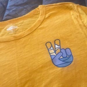 Yellow T shirt peace sign